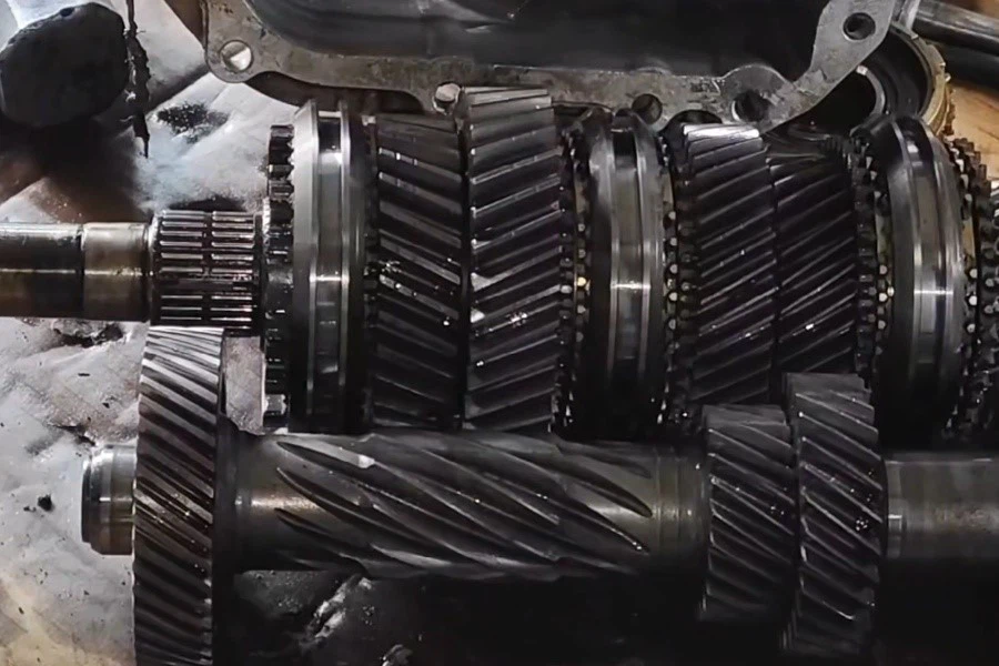 vehicle gear needs EP gear oil additive to lubricate vehicle gear needs EP gear oil additive to lubricate